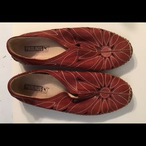 Pikolonos flats w cutouts red size 39